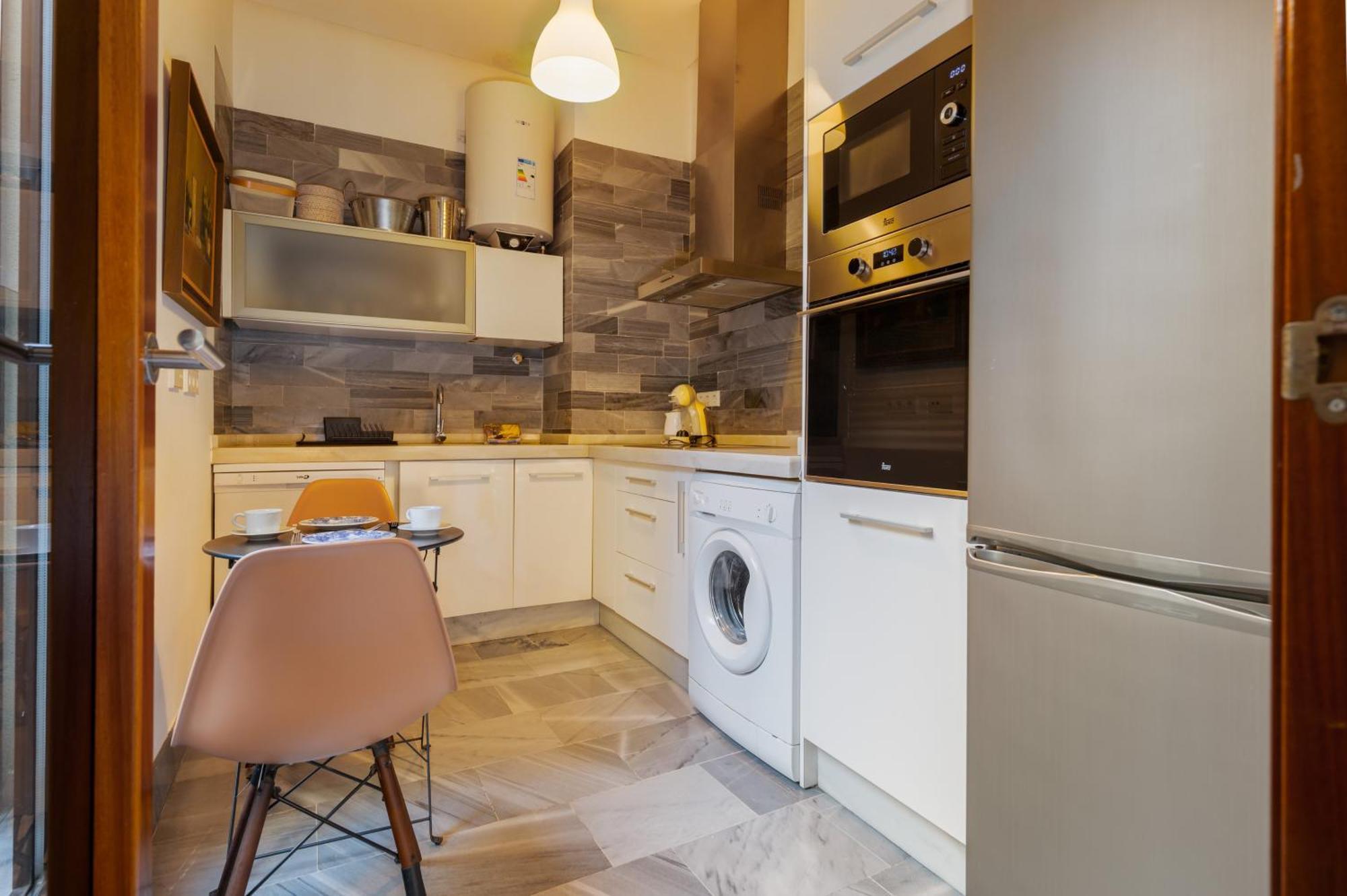 세비야 Attic With Terrace- 1Bd 1Bth- Corral Del Rey 아파트 외부 사진