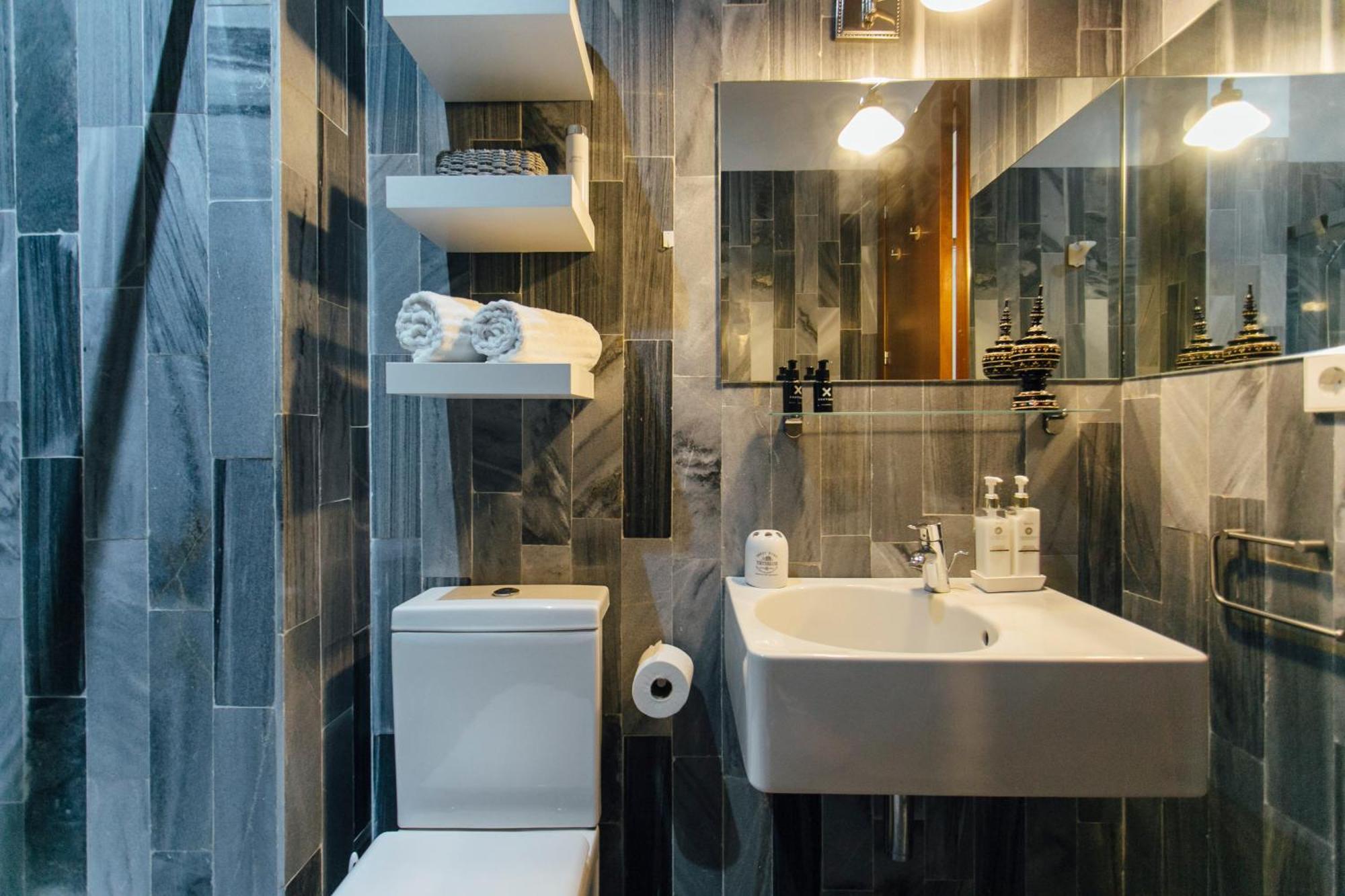세비야 Attic With Terrace- 1Bd 1Bth- Corral Del Rey 아파트 외부 사진