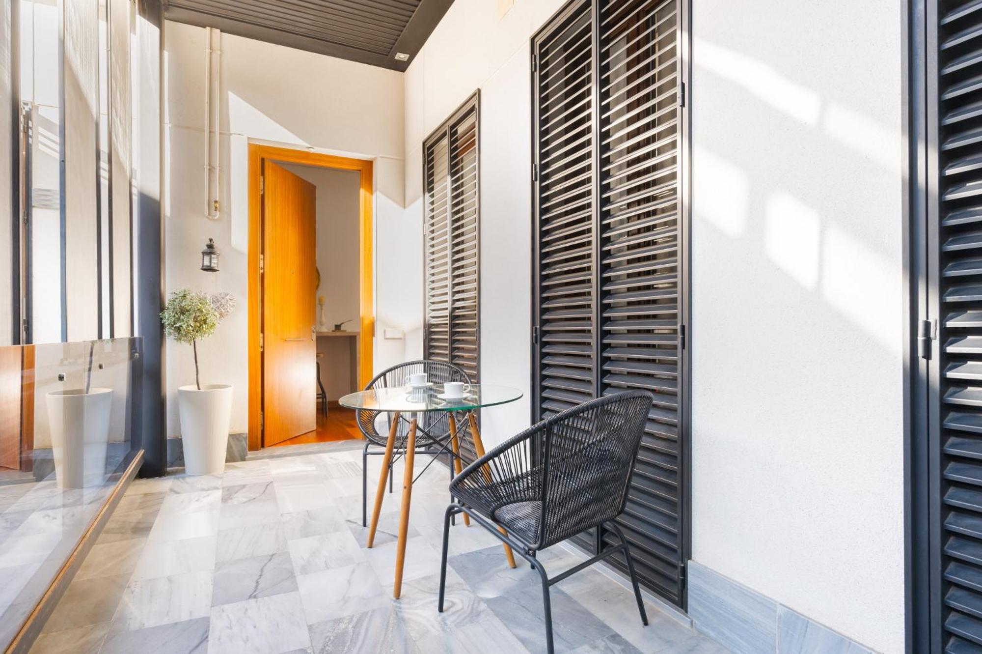 세비야 Attic With Terrace- 1Bd 1Bth- Corral Del Rey 아파트 외부 사진