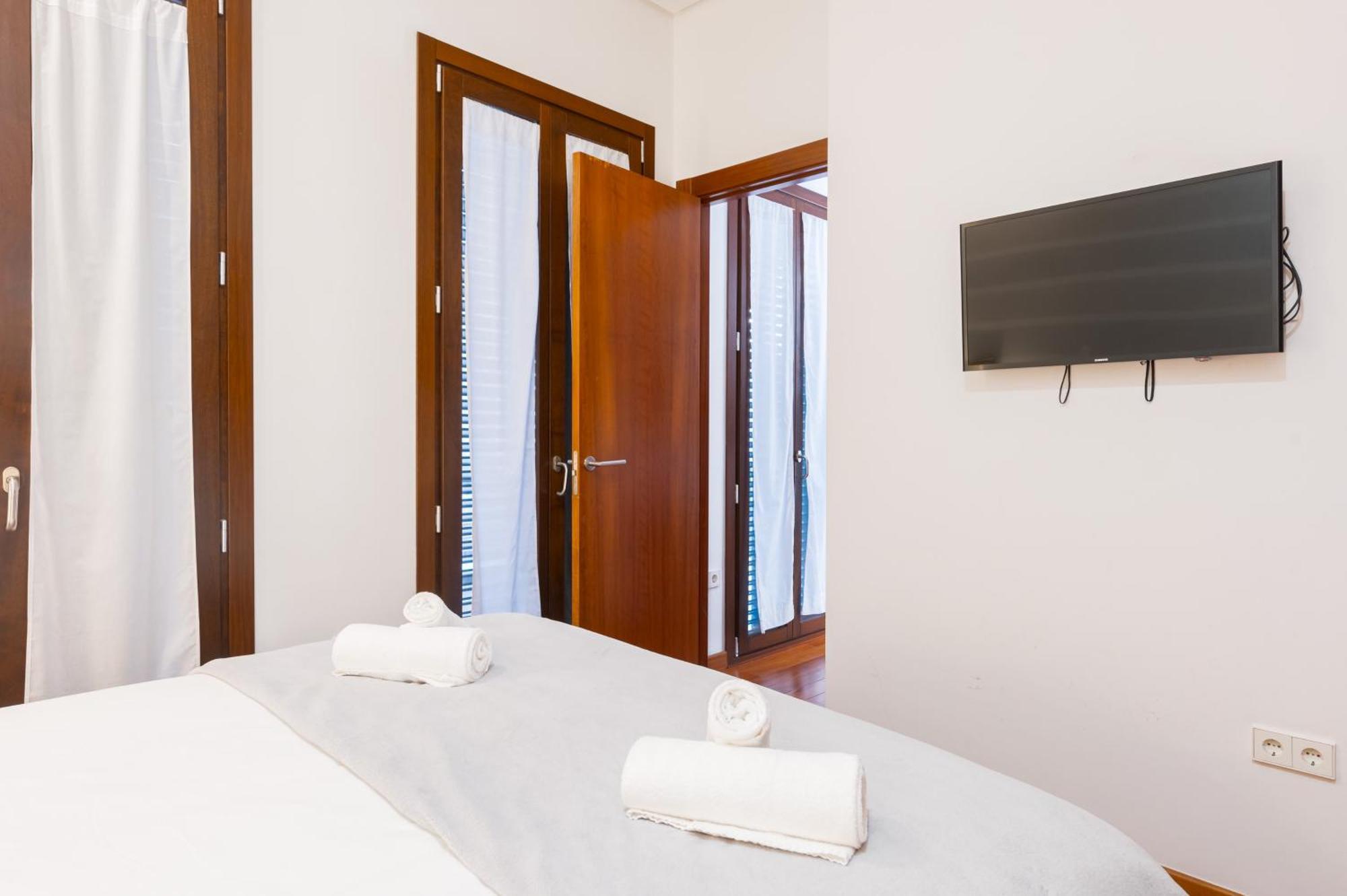 세비야 Attic With Terrace- 1Bd 1Bth- Corral Del Rey 아파트 외부 사진