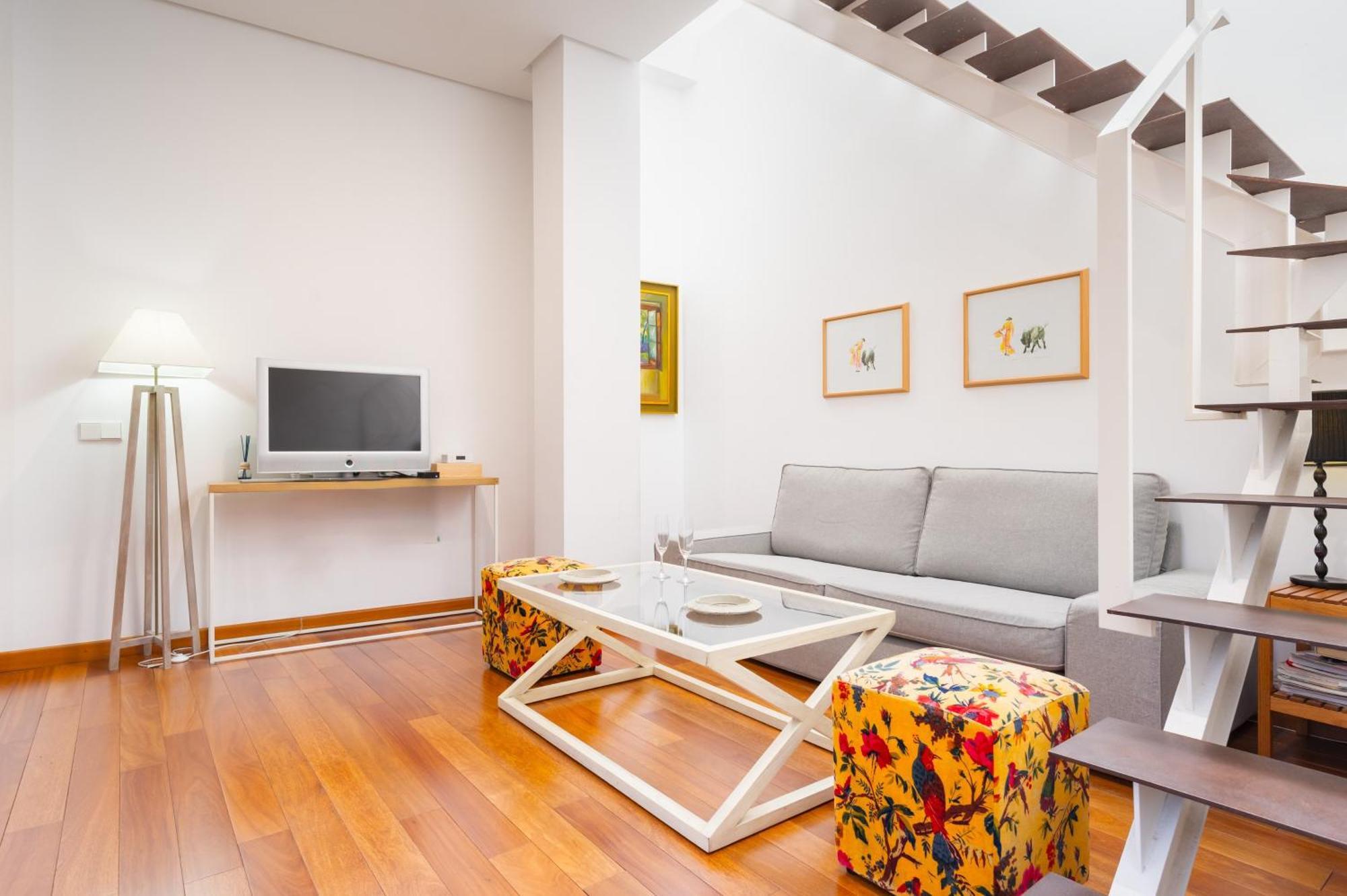 세비야 Attic With Terrace- 1Bd 1Bth- Corral Del Rey 아파트 외부 사진